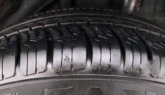 2013 Honda Brio 1.2 VX AT I VTEC, Petrol, Automatic, 29,056 km, Left Rear Tyre Tread