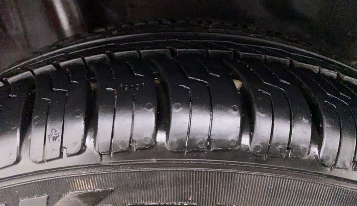 2013 Honda Brio 1.2 VX AT I VTEC, Petrol, Automatic, 29,056 km, Right Rear Tyre Tread