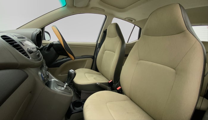 2010 Hyundai i10 ASTA 1.2 WITH SUNROOF, Petrol, Manual, 15,974 km, Right Side Front Door Cabin