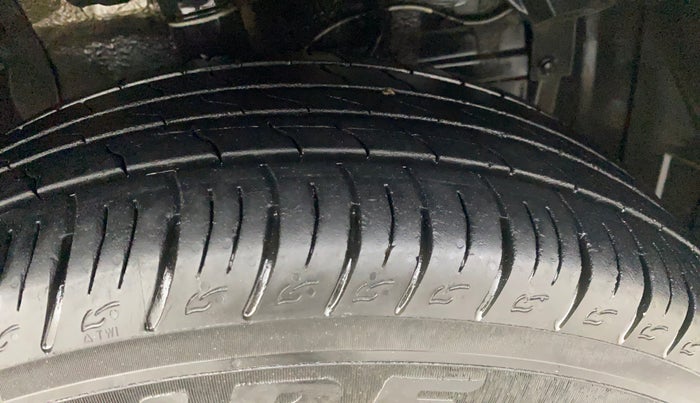2022 Maruti Vitara Brezza ZXI AT SHVS, Petrol, Automatic, 12,254 km, Right Front Tyre Tread
