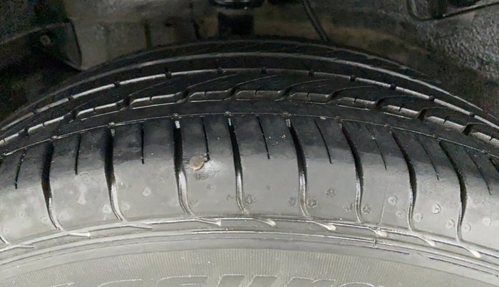 2018 Tata NEXON XE, Petrol, Manual, 22,440 km, Right Rear Tyre Tread