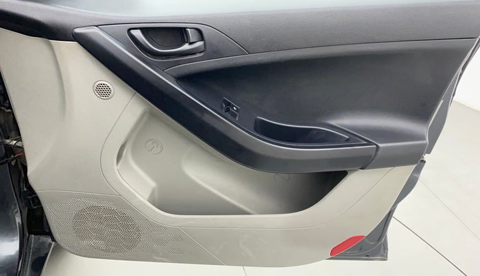 2018 Tata NEXON XE, Petrol, Manual, 22,440 km, Driver Side Door Panels Control