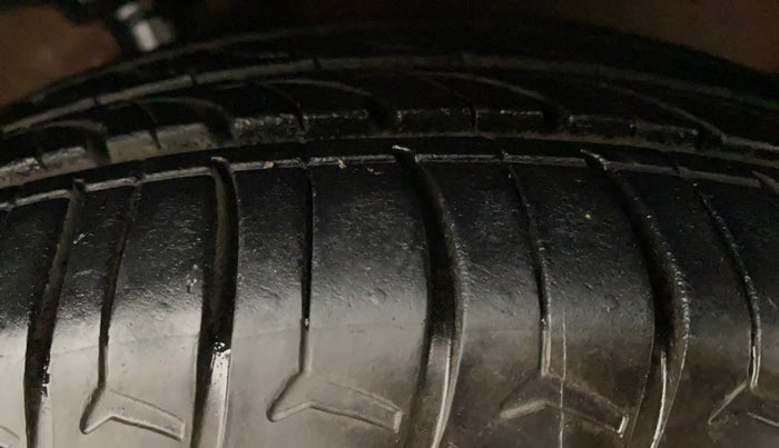 2018 Maruti Celerio VXI (O) CNG, CNG, Manual, 97,095 km, Right Front Tyre Tread