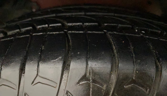 2018 Maruti Celerio VXI (O) CNG, CNG, Manual, 97,095 km, Left Front Tyre Tread