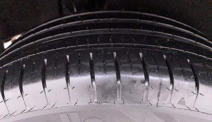 2017 Maruti Baleno ZETA DDIS 190, Diesel, Manual, 51,253 km, Right Rear Tyre Tread