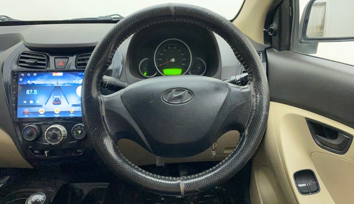 2015 Hyundai Eon MAGNA +, Petrol, Manual, 1,05,271 km, Steering Wheel Close Up