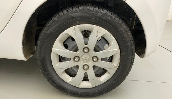 2015 Hyundai Eon MAGNA +, Petrol, Manual, 1,05,271 km, Left Rear Wheel