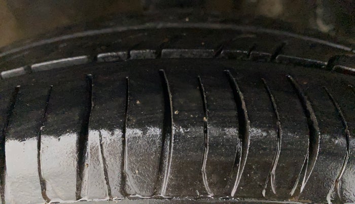 2017 Maruti Alto 800 VXI O, Petrol, Manual, 57,068 km, Left Front Tyre Tread