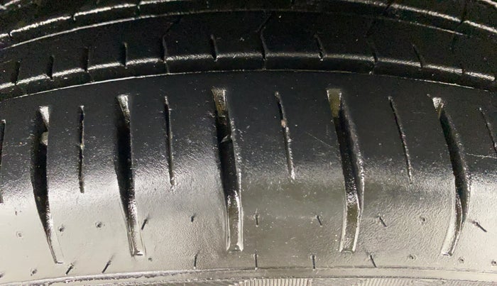 2024 Maruti Baleno ZETA 1.2 AGS, Petrol, Automatic, 7,051 km, Right Front Tyre Tread