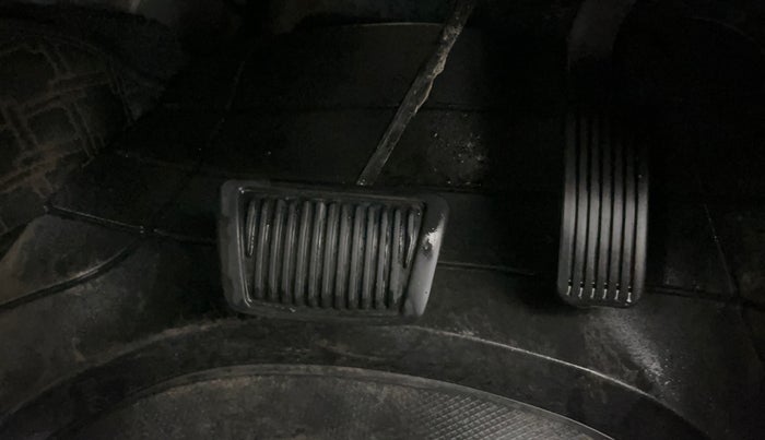 2022 KIA CARENS LUXURY PLUS 1.4 PETROL DCT 7 STR, Petrol, Automatic, 63,035 km, Pedals