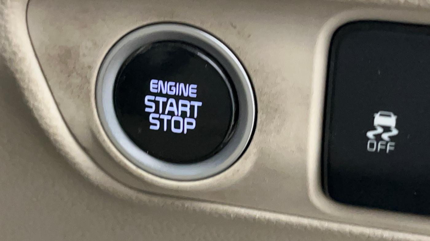 2022 KIA CARENS LUXURY PLUS 1.4 PETROL DCT 7 STR, Petrol, Automatic, 63,105 km, Keyless Start/ Stop Button