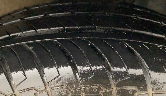2019 Maruti IGNIS DELTA 1.2, Petrol, Manual, 23,009 km, Right Front Tyre Tread