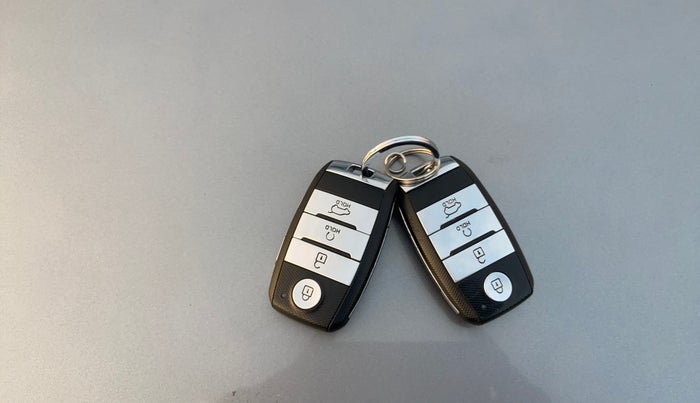 2021 KIA SELTOS HTX IVT 1.5 PETROL, Petrol, Automatic, 48,852 km, Key Close Up