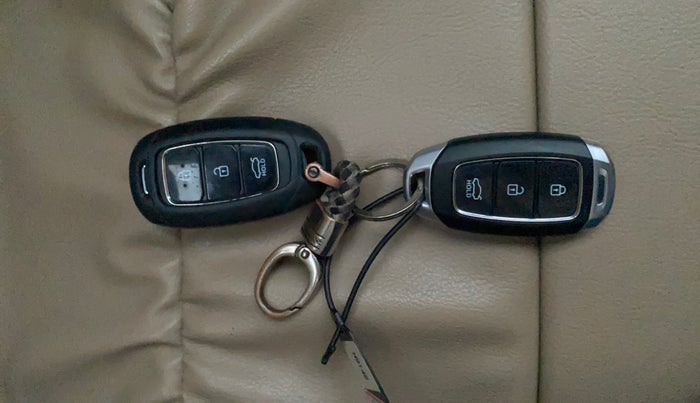 2019 Hyundai Verna 1.6 VTVT SX, Petrol, Manual, 93,601 km, Key Close Up