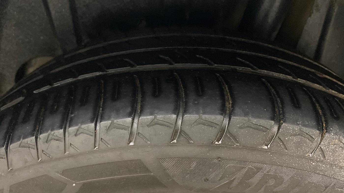 2023 Maruti Ertiga ZXI (O) CNG, CNG, Manual, 1,48,008 km, Left Rear Tyre Tread