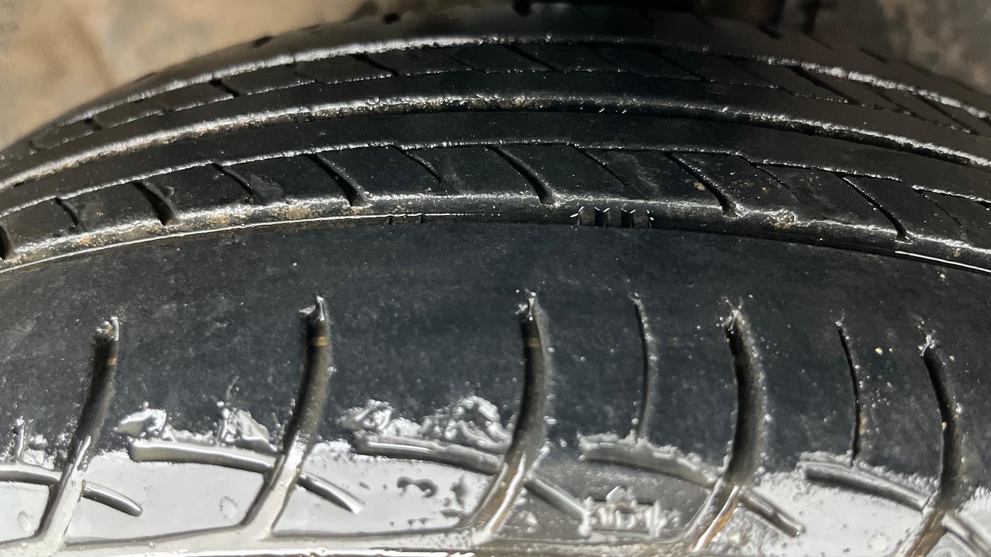 2013 Hyundai i20 MAGNA 1.2, Petrol, Manual, 60,659 km, Right Front Tyre Tread