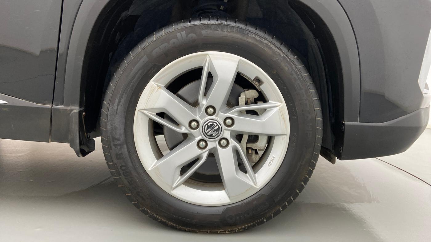2022 MG HECTOR SHINE 1.5 PETROL TURBO CVT, Petrol, Automatic, 12,547 km, Right Front Wheel