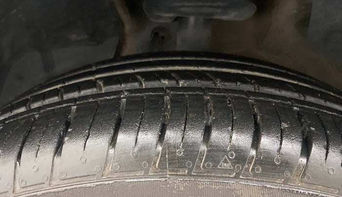 2022 MG HECTOR SHINE 1.5 PETROL TURBO CVT, Petrol, Automatic, 12,547 km, Left Front Tyre Tread