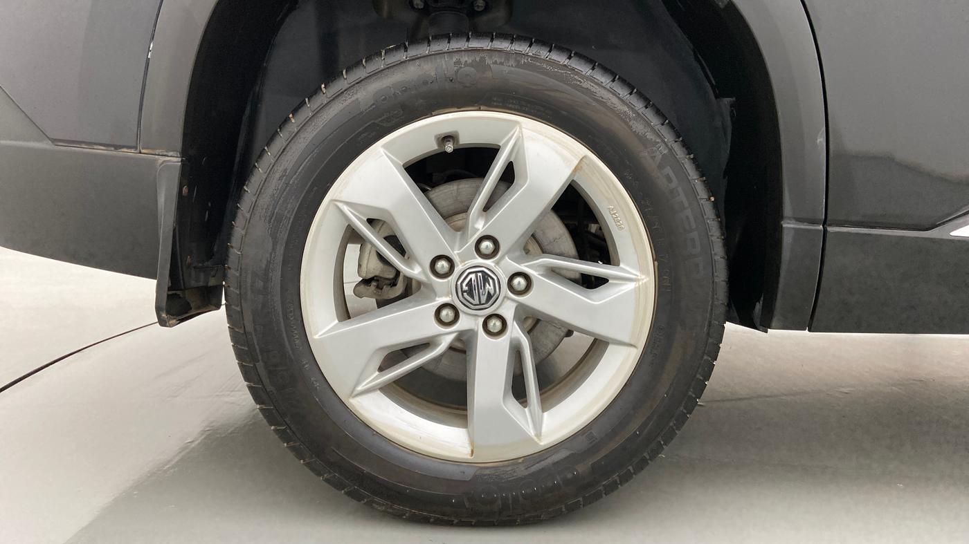 2022 MG HECTOR SHINE 1.5 PETROL TURBO CVT, Petrol, Automatic, 12,547 km, Right Rear Wheel
