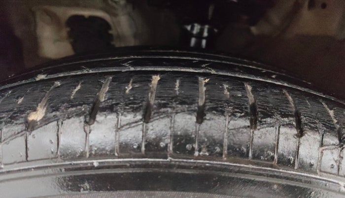 2016 Hyundai Creta SX PLUS 1.6 PETROL, Petrol, Manual, 79,801 km, Left Front Tyre Tread