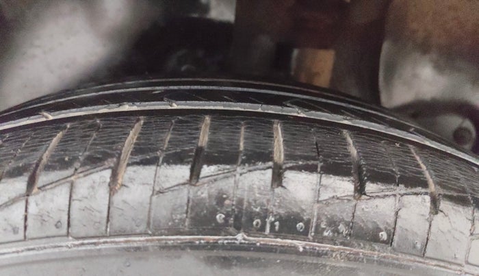 2016 Hyundai Creta SX PLUS 1.6 PETROL, Petrol, Manual, 79,801 km, Left Rear Tyre Tread