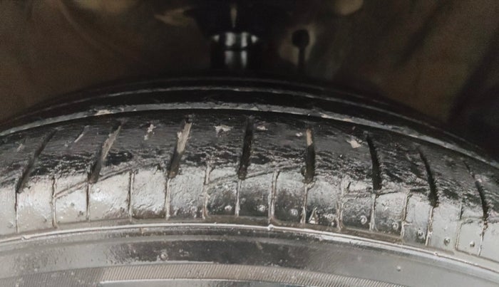 2016 Hyundai Creta SX PLUS 1.6 PETROL, Petrol, Manual, 79,801 km, Right Front Tyre Tread