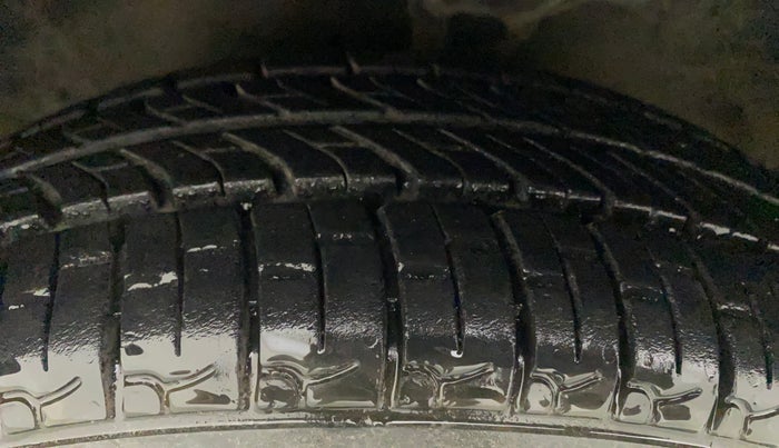 2011 Hyundai Santro Xing GL PLUS, Petrol, Manual, 27,892 km, Left Front Tyre Tread