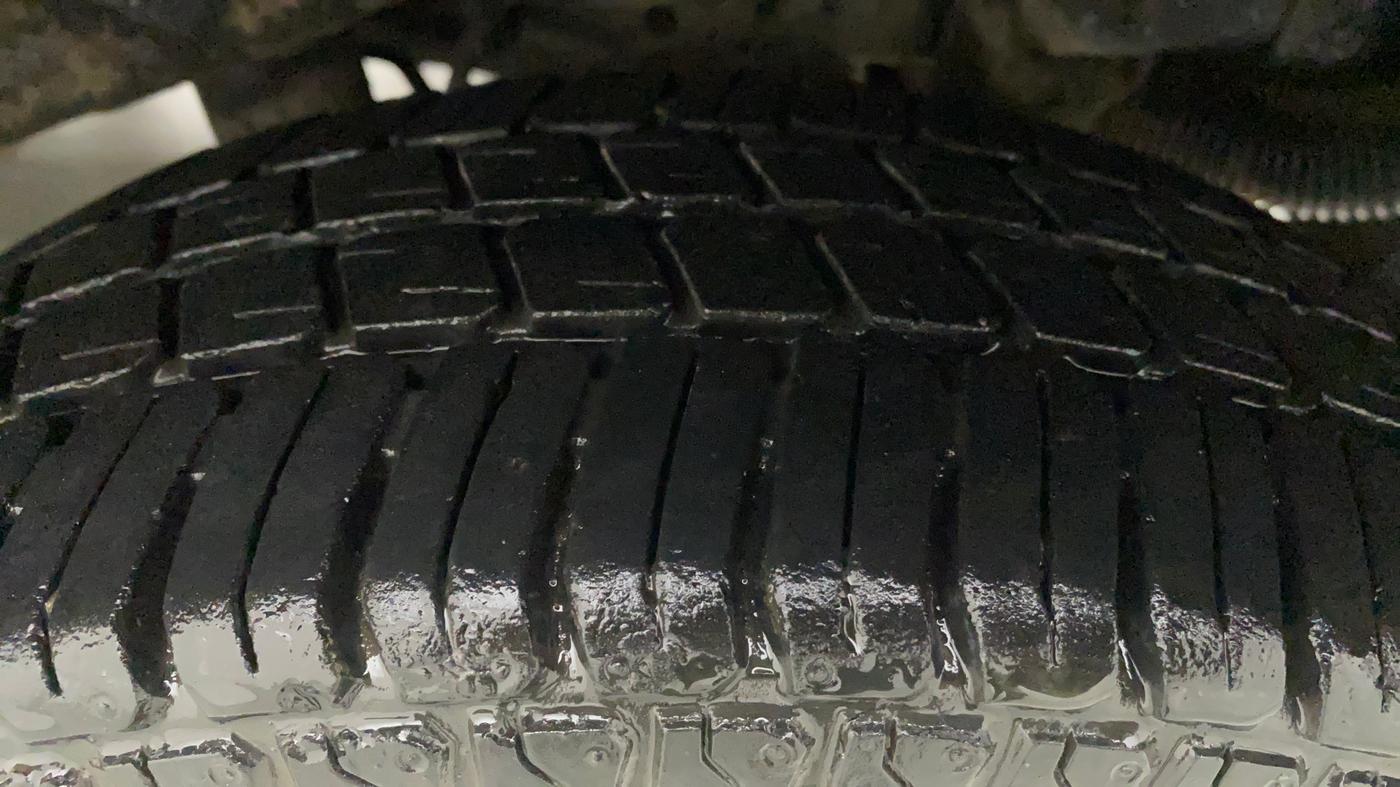 2011 Hyundai Santro Xing GL PLUS, Petrol, Manual, 27,892 km, Left Rear Tyre Tread
