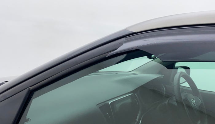 2019 Toyota Glanza V CVT, Petrol, Automatic, 10,879 km, Front passenger door - Door visor damaged