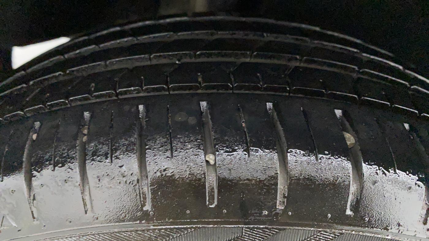 2019 Toyota Glanza V CVT, Petrol, Automatic, 10,879 km, Right Front Tyre Tread