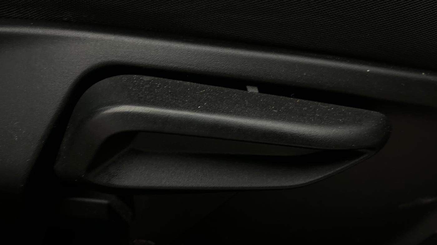 2022 Tata Tiago XZ PLUS CNG, CNG, Manual, 37,312 km, Driver Side Adjustment Panel