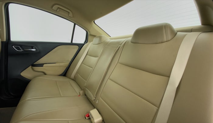 2018 Honda City V MT PETROL, Petrol, Manual, 32,413 km, Right Side Rear Door Cabin
