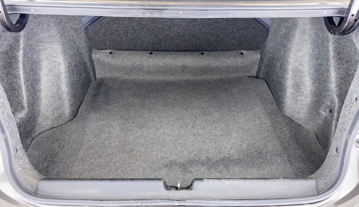2018 Honda City V MT PETROL, Petrol, Manual, 32,413 km, Boot Inside