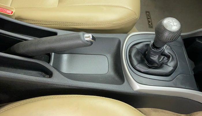 2018 Honda City V MT PETROL, Petrol, Manual, 32,413 km, Gear Lever