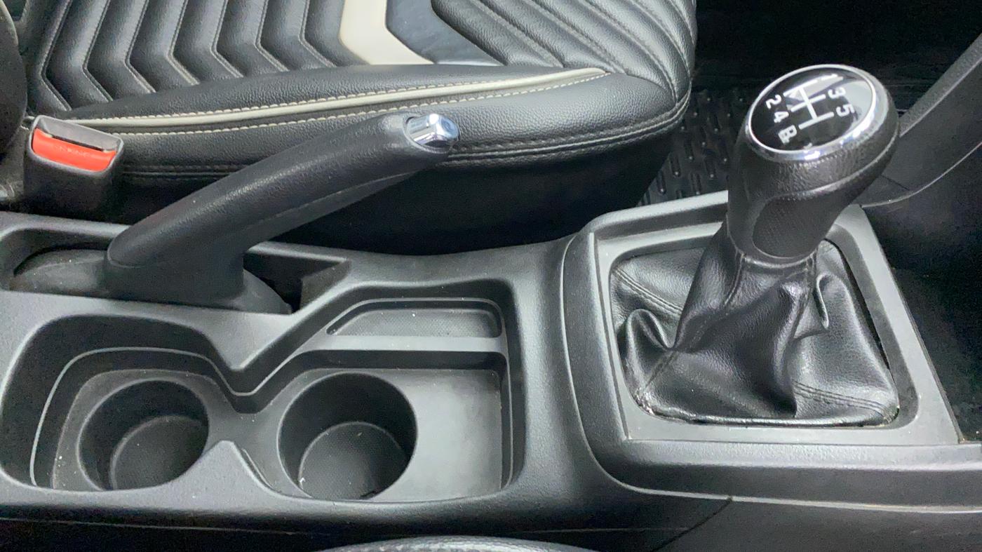2019 Maruti Vitara Brezza VDI, Diesel, Manual, 21,092 km, Gear Lever