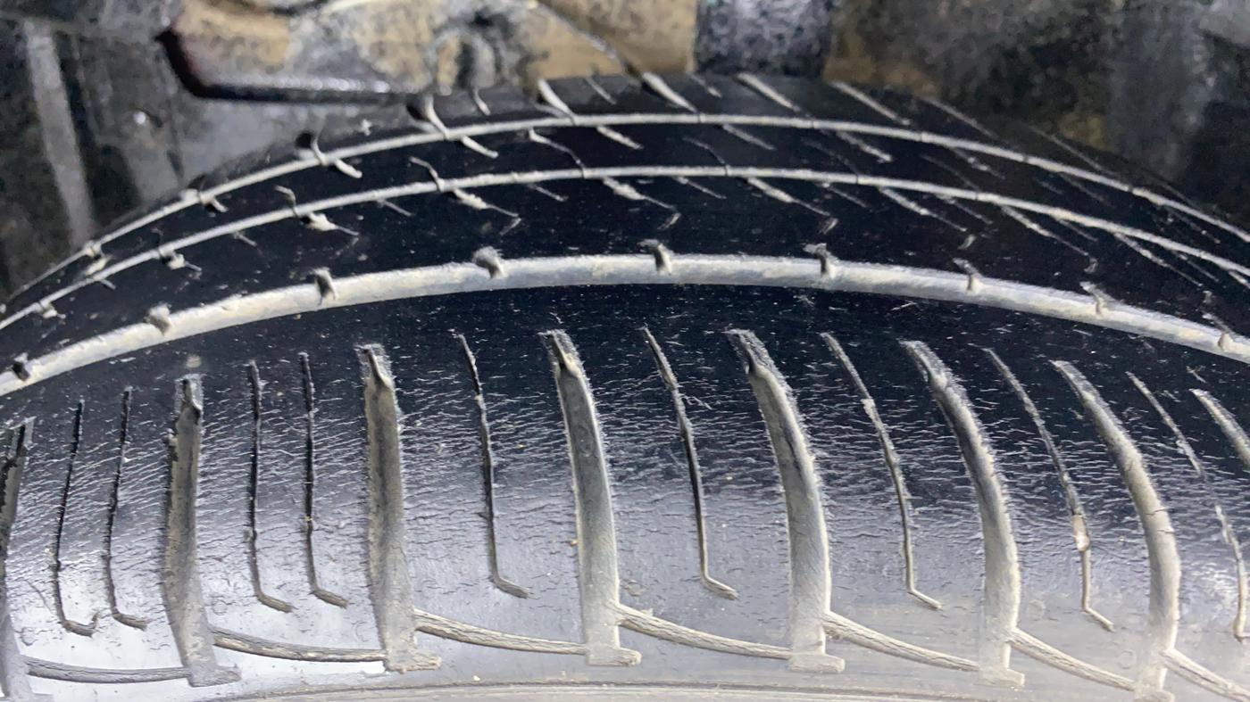 2019 Maruti Vitara Brezza VDI, Diesel, Manual, 21,092 km, Left Front Tyre Tread