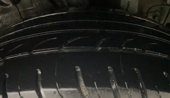 2018 Hyundai Elite i20 SPORTZ 1.2, Petrol, Manual, 1,06,107 km, Left Rear Tyre Tread