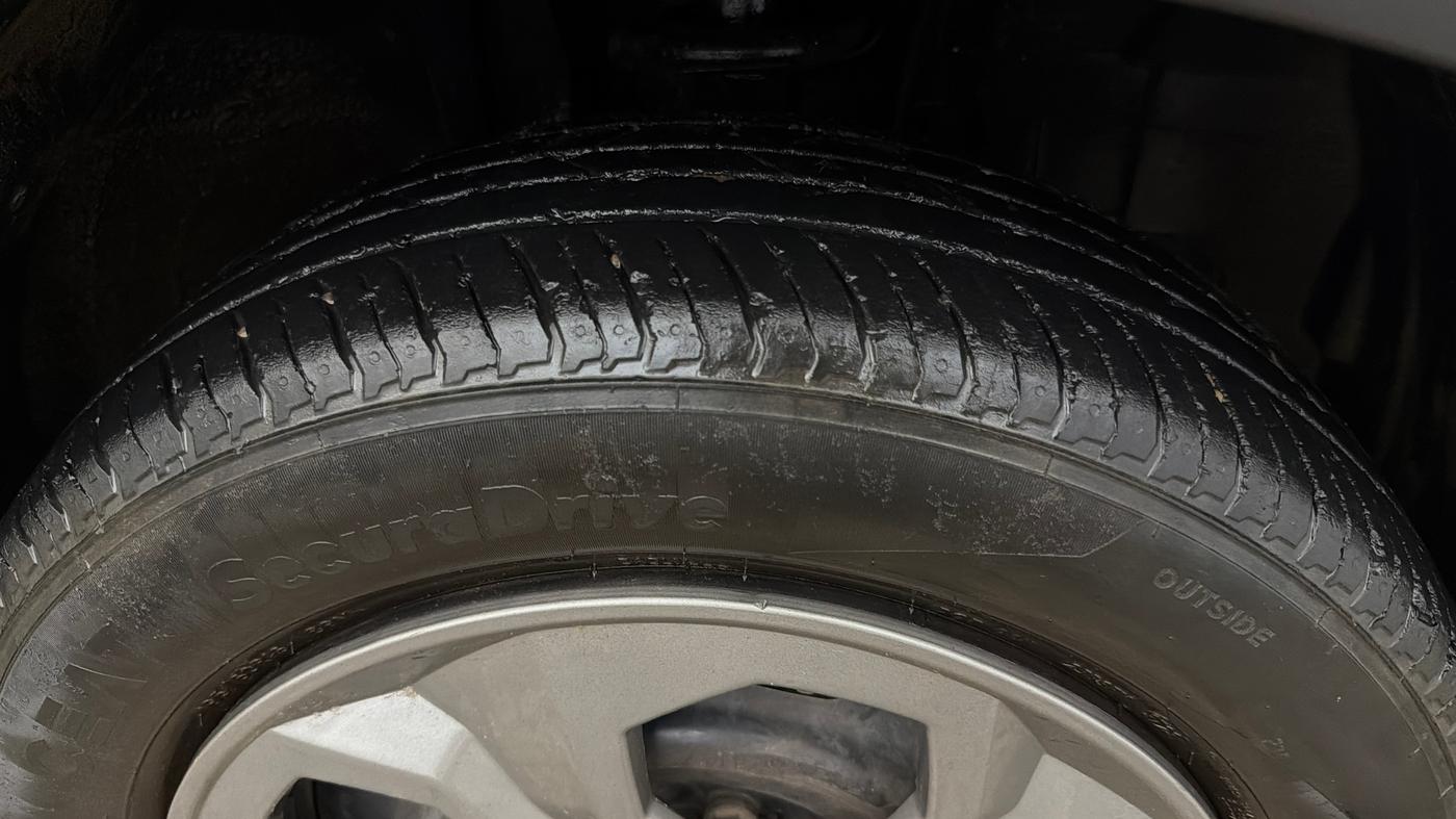 2023 Nissan MAGNITE Magnite Geza Edition, Petrol, Manual, 51,936 km, Right Front Tyre Tread