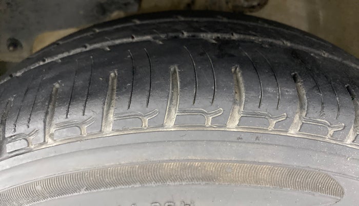 2018 Mahindra KUV 100 NXT K4+ D 6 SEATER, Diesel, Manual, 85,795 km, Left Front Tyre Tread