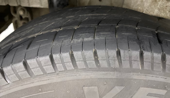 2018 Mahindra KUV 100 NXT K4+ D 6 SEATER, Diesel, Manual, 85,795 km, Right Rear Tyre Tread