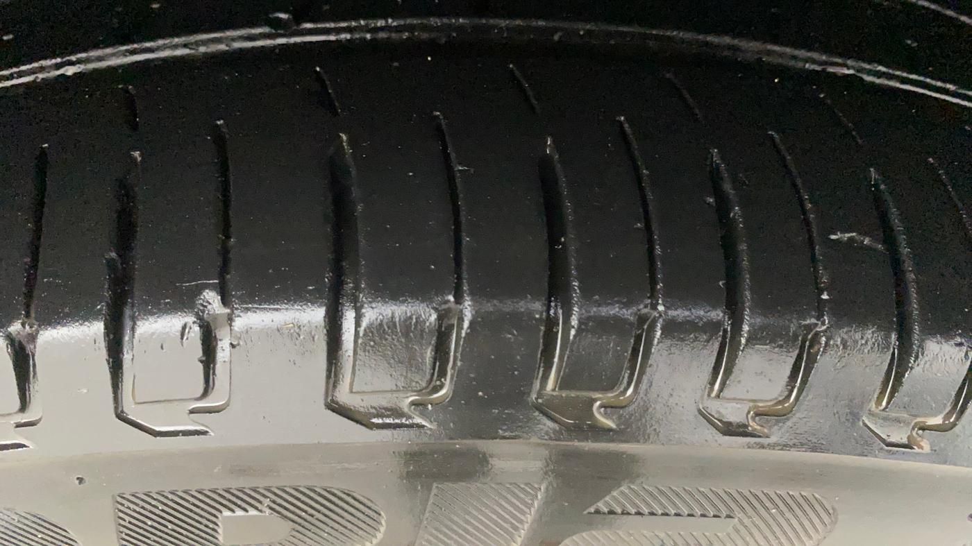 2020 Maruti Ertiga ZXI AT SHVS, Petrol, Automatic, 95,396 km, Right Front Tyre Tread
