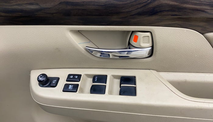 2020 Maruti Ertiga ZXI AT SHVS, Petrol, Automatic, 95,396 km, Driver Side Door Panels Control