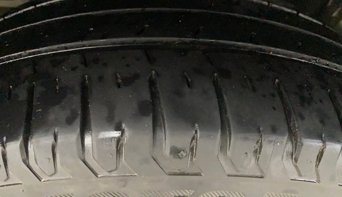 2020 Maruti Ertiga ZXI AT SHVS, Petrol, Automatic, 95,396 km, Right Rear Tyre Tread