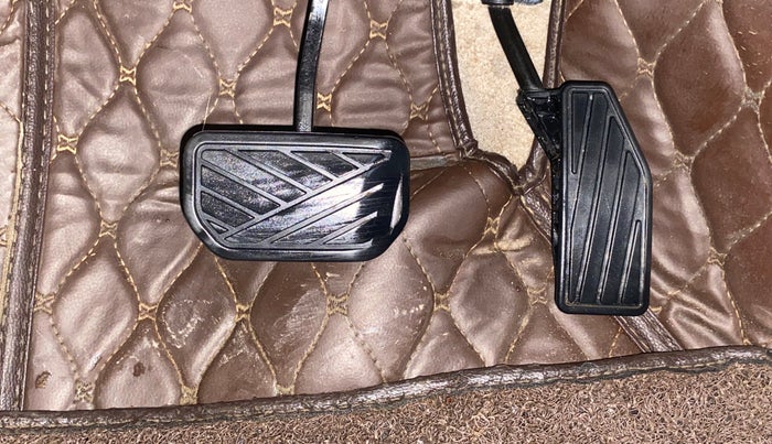 2020 Maruti Ertiga ZXI AT SHVS, Petrol, Automatic, 95,396 km, Pedals