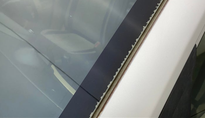 2014 Honda Amaze 1.2L I-VTEC EX, Petrol, Manual, 20,947 km, Left A pillar - Paint is slightly faded