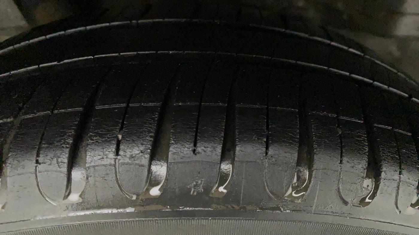 2016 Honda Brio S MT, Petrol, Manual, 30,754 km, Right Front Tyre Tread