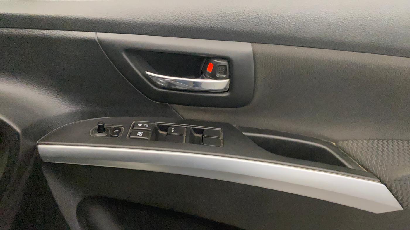 2021 Maruti S Cross ZETA 1.5, Petrol, Manual, 52,559 km, Driver Side Door Panels Control