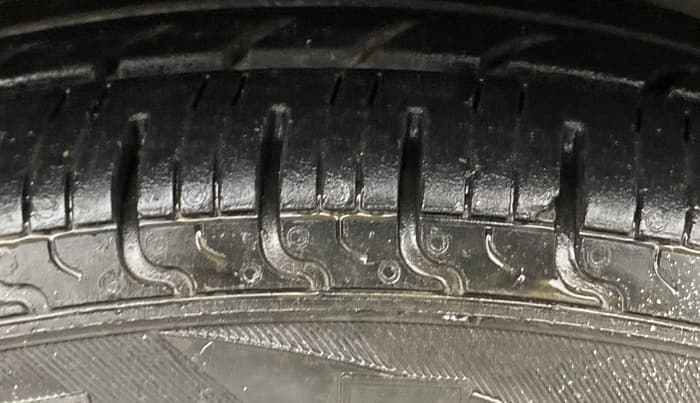 2017 Renault Kwid RXT 0.8, Petrol, Manual, 86,577 km, Right Front Tyre Tread