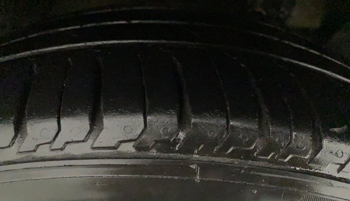 2016 Tata Zest XT PETROL, Petrol, Manual, 62,490 km, Right Rear Tyre Tread
