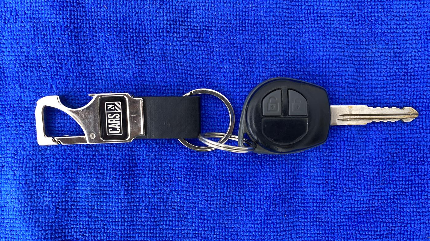 2015 Maruti Swift Dzire VXI 1.2 BS IV, Petrol, Manual, 48,451 km, Key Close Up